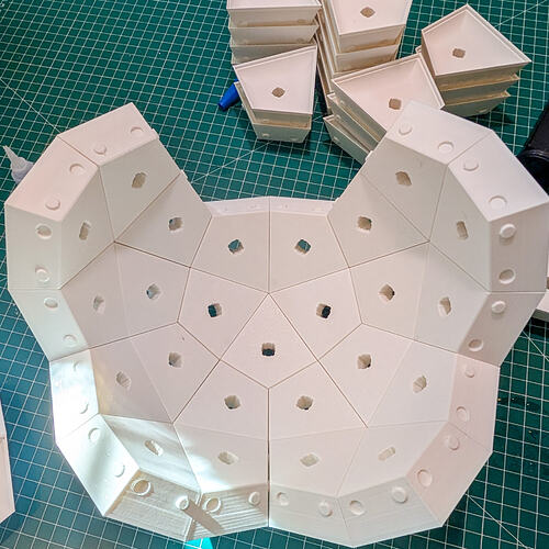 Strombic Hexecontahedron WLED Globe-18