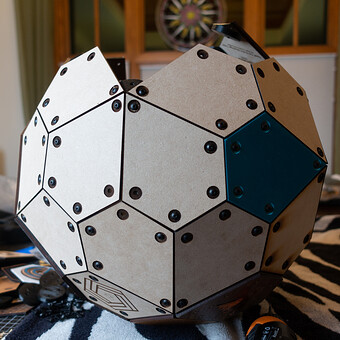 Pentagonal Hexecontahedron Build 1920x-116