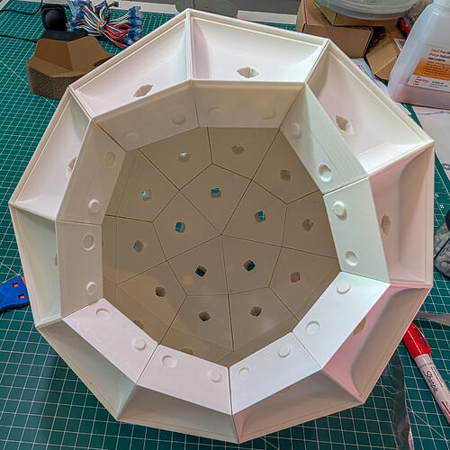 Strombic Hexecontahedron WLED Globe-23