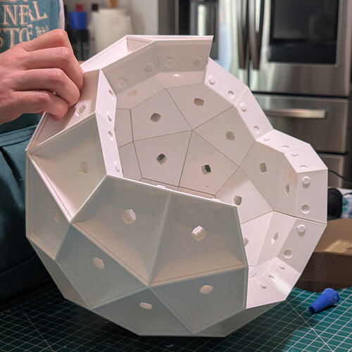 Strombic Hexecontahedron WLED Globe-21