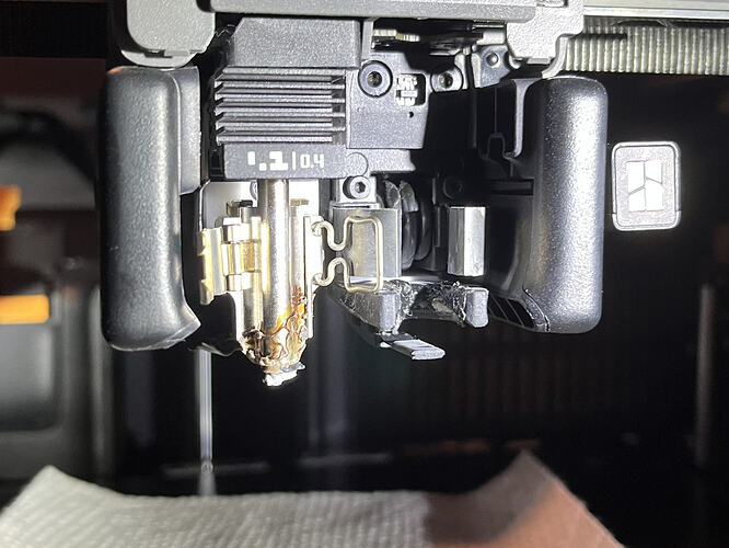 Stuck Left Nozzle (zoom in)