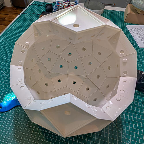 Strombic Hexecontahedron WLED Globe-22