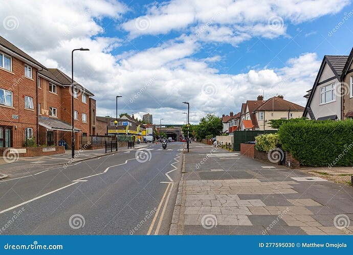 196 Road Markings Uk Stock Photos - Free & Royalty-Free Stock Photos from  Dreamstime