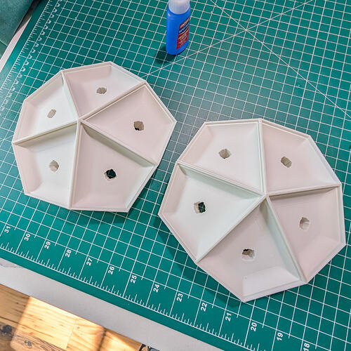 Strombic Hexecontahedron WLED Globe-14