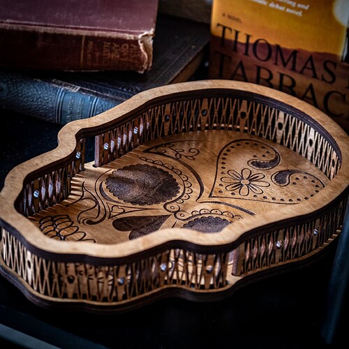 SkullDecor_bookcase2