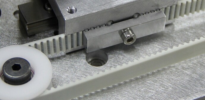 belt-clamp-aluminium-inside-machine-2